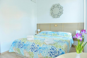 En-suite Iris on Rokova Street - 5 min Walk to the Old Town of Split